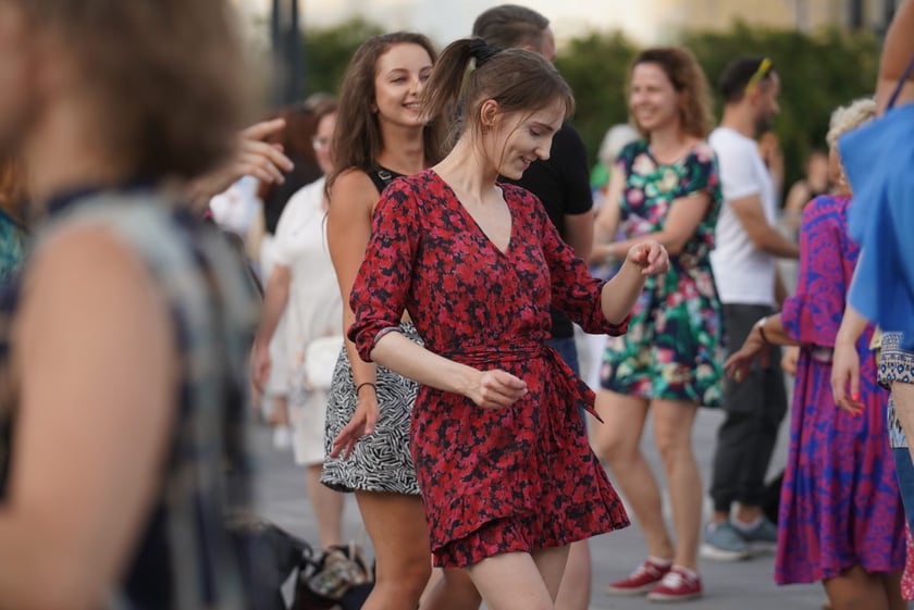 Uczestnicy potańcówki na pl. Wolności w sobotę 8 lipca