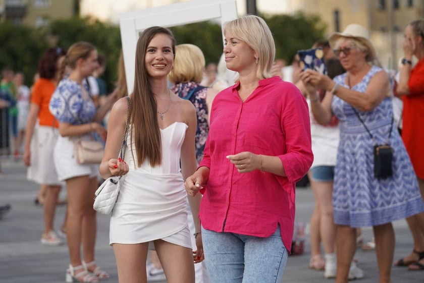 Uczestnicy potańcówki na pl. Wolności w sobotę 8 lipca