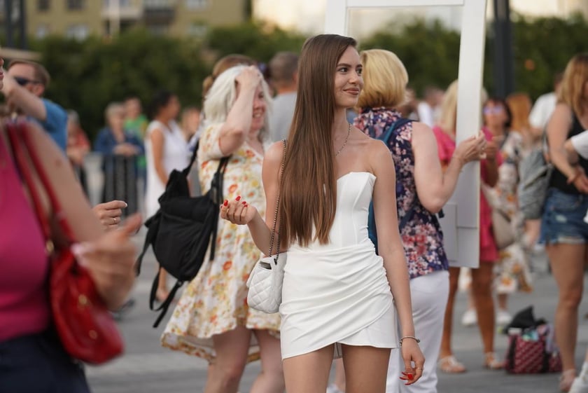 Uczestnicy potańcówki na pl. Wolności w sobotę 8 lipca
