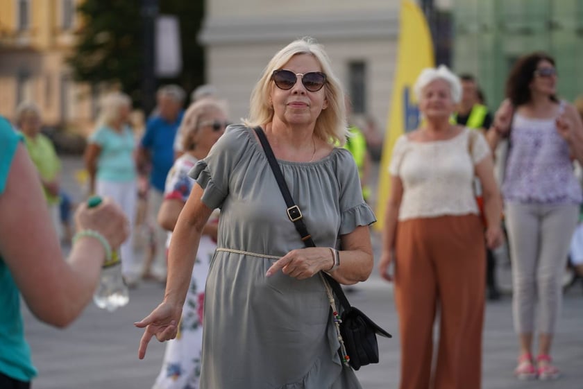 Uczestnicy potańcówki na pl. Wolności w sobotę 8 lipca