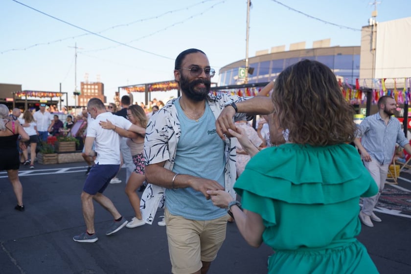 Potańcówka na Dachu ? rozgrzewające rytmy latino na szczycie Galerii Dominikańskiej