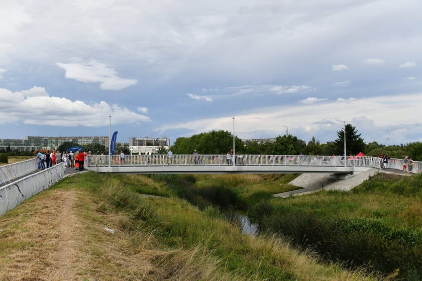 Piknik z okazji otwrcia kładki pieszo-rowerowej nad Ślęzą
