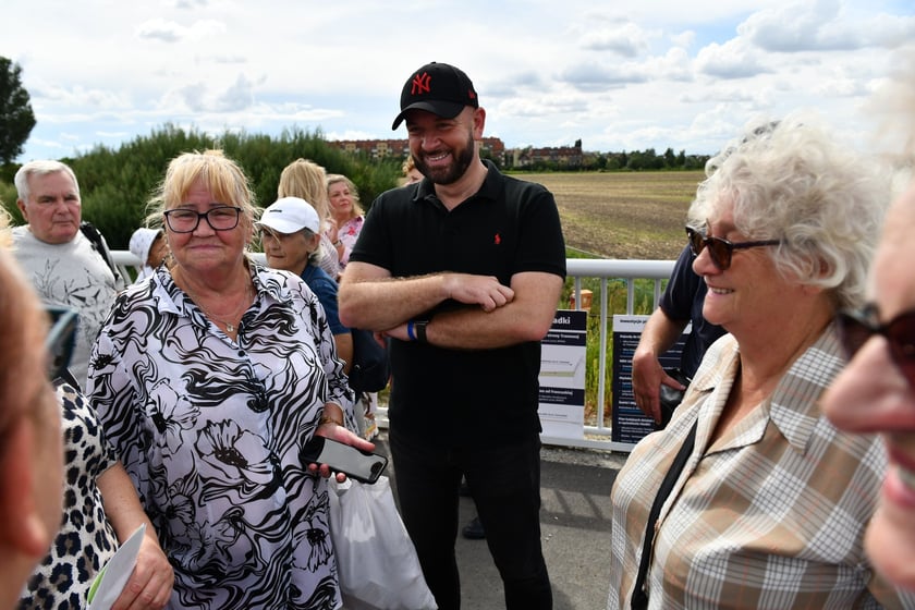 Piknik z okazji otwrcia kładki pieszo-rowerowej nad Ślęzą