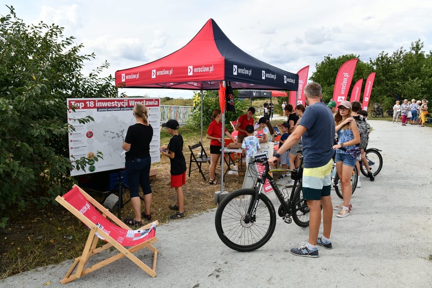 Piknik z okazji otwrcia kładki pieszo-rowerowej nad Ślęzą