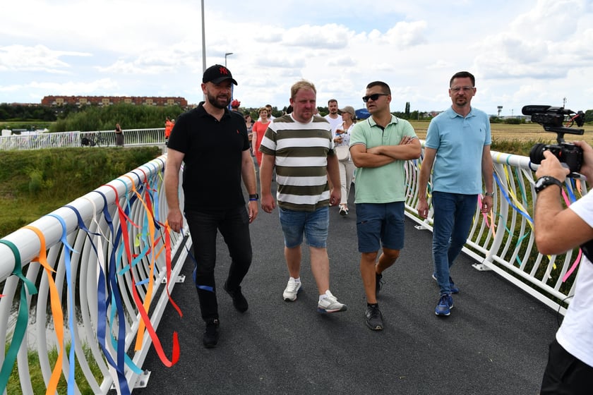 Piknik z okazji otwrcia kładki pieszo-rowerowej nad Ślęzą