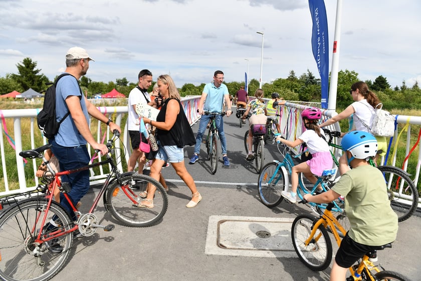 Piknik z okazji otwrcia kładki pieszo-rowerowej nad Ślęzą