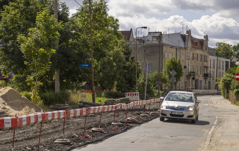 Przebudowa ulicy Dolnobrzeskiej na osiedlu Leśnica, sierpień 2023