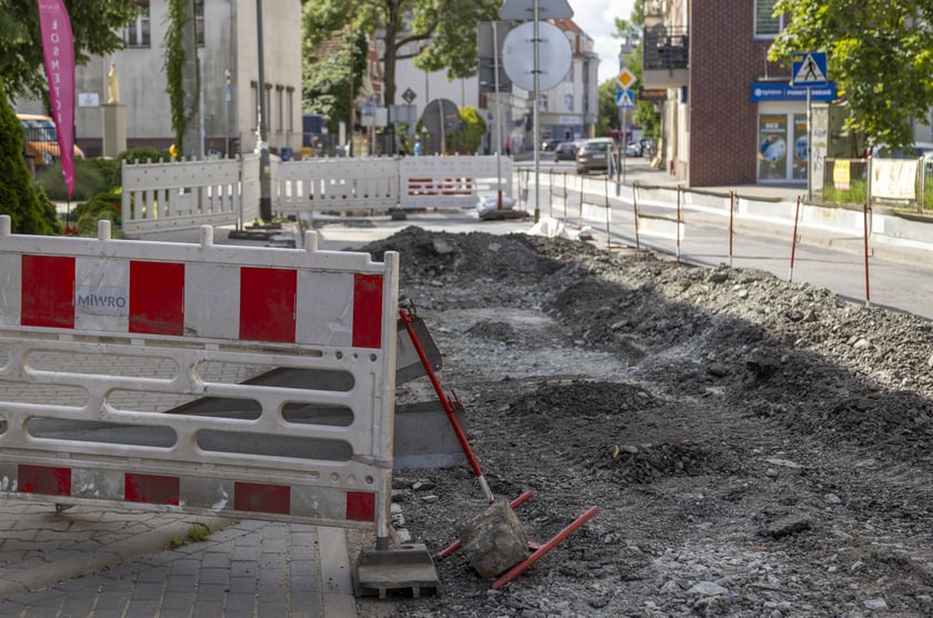 Przebudowa ulicy Dolnobrzeskiej na osiedlu Leśnica, sierpień 2023
