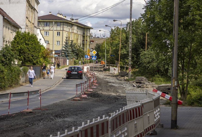 Przebudowa ulicy Dolnobrzeskiej na osiedlu Leśnica, sierpień 2023
