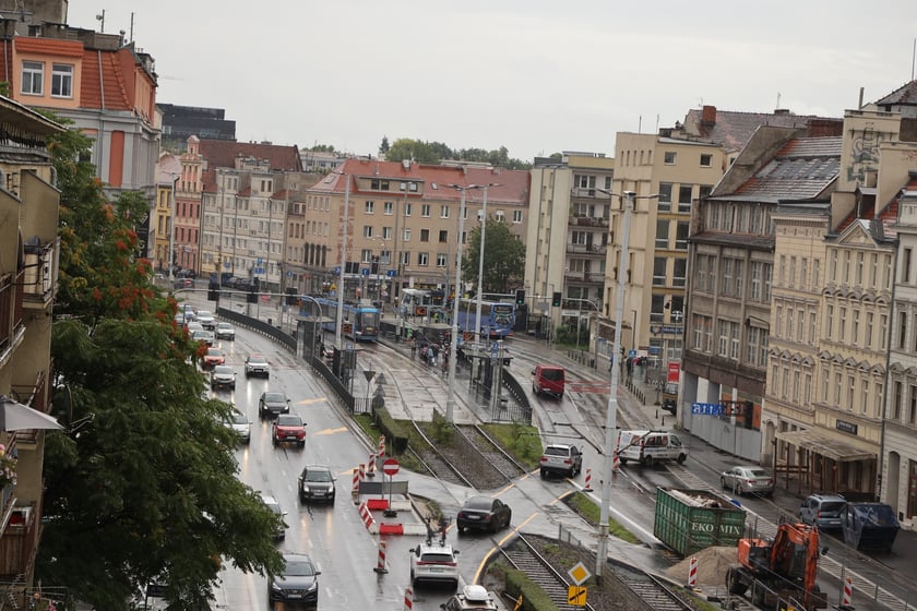 Widok z góry na Kazimierza Wielkiego w trakcie remontu, sierpień 2023