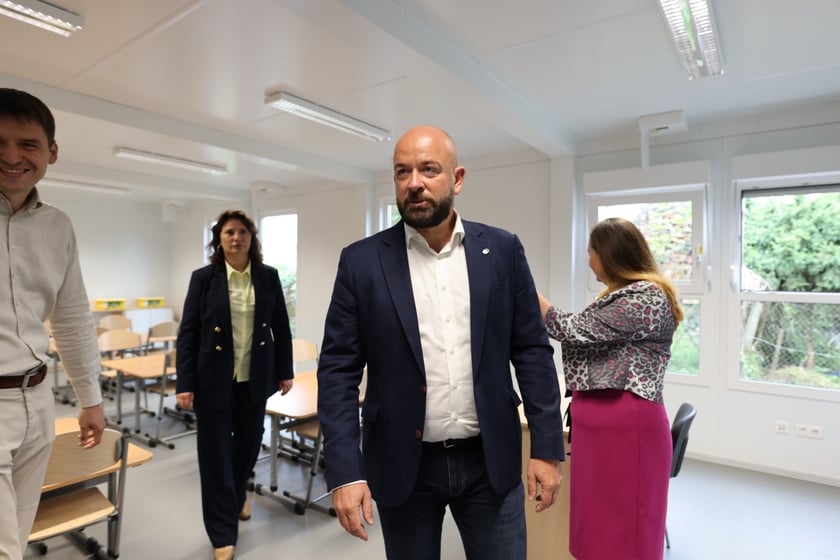 Nowa Publiczna Szkoła Podstawowa Specto przy ul. Lubelskiej 95a na Maślicach