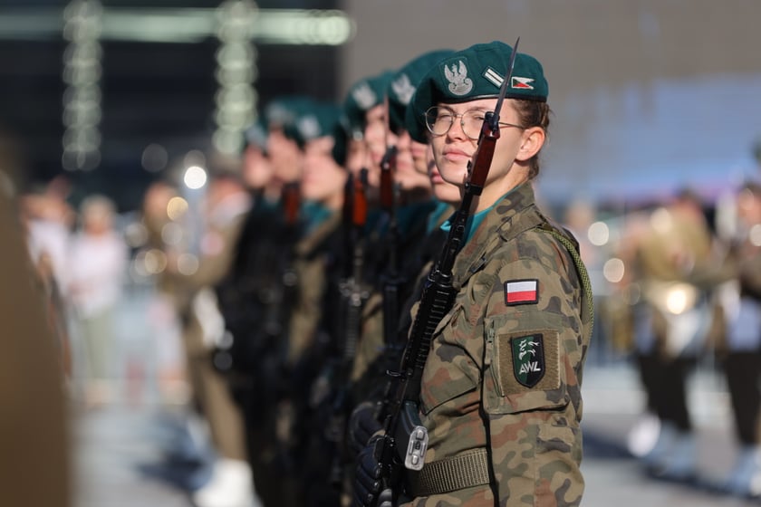 Promocja absolwent&oacute;w Akademii Wojsk Lądowych na pierwszy stopień oficerski (wrzesień 2023)