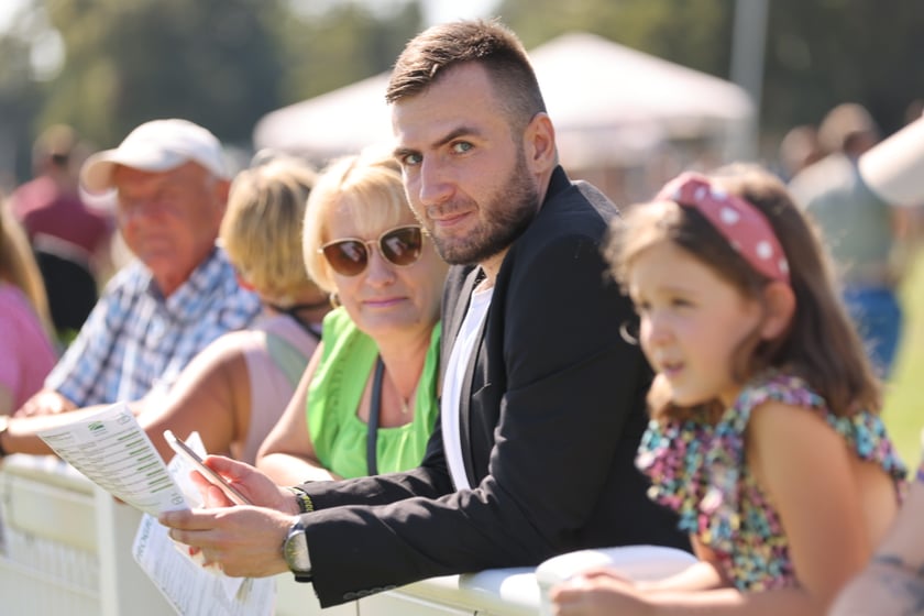 Dzień Portu Lotniczego na Partynicach w ramach 9. dnia wyścigowego