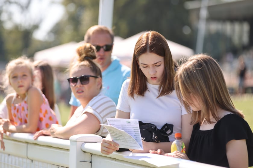 Dzień Portu Lotniczego na Partynicach w ramach 9. dnia wyścigowego