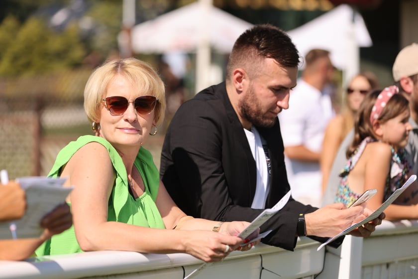 Dzień Portu Lotniczego na Partynicach w ramach 9. dnia wyścigowego