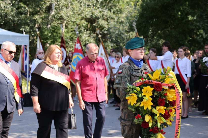 Ponowne odsłonięcie pomnika robotników przymusowych, przeniesionego w historyczną lokalizację. Wrocław 11 września 2023