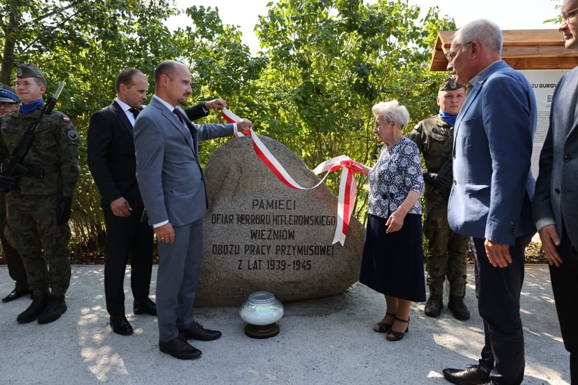 Ponowne odsłonięcie pomnika robotników przymusowych, przeniesionego w historyczną lokalizację. Wrocław 11 września 2023