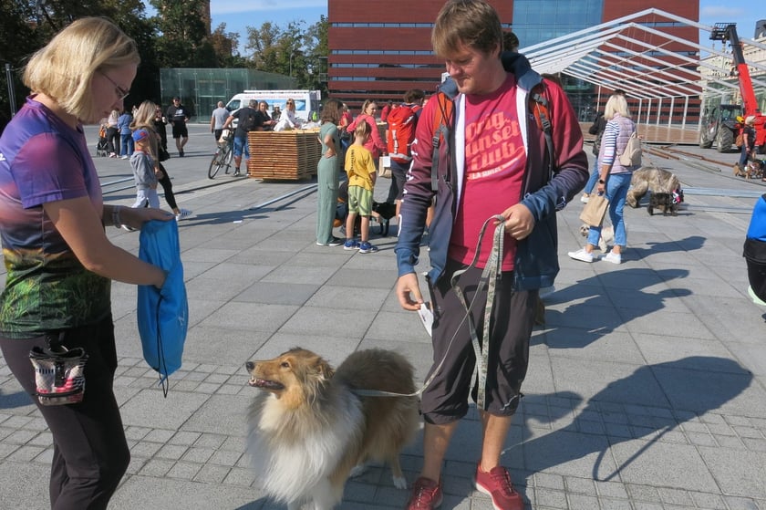 V Parada Ps&oacute;w Wrocławskich przeszła ulicami miasta na Wyspę Słodową&nbsp;