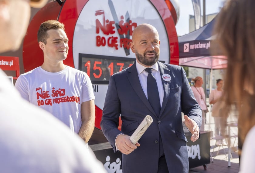 Otwarcie punktu informacyjnego dotyczącego wyborów przy ul. Świdnickiej. Jacek Sutryk, prezydent Wrocławia