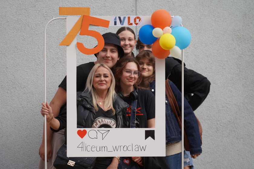 IV Liceum Ogólnokształcące przy ul. Świstackiego świętuje 75. urodziny.