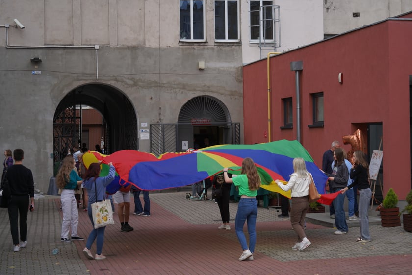 IV Liceum Ogólnokształcące przy ul. Świstackiego świętuje 75. urodziny.