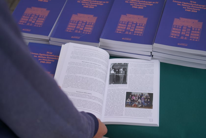 IV Liceum Ogólnokształcące przy ul. Świstackiego świętuje 75. urodziny.