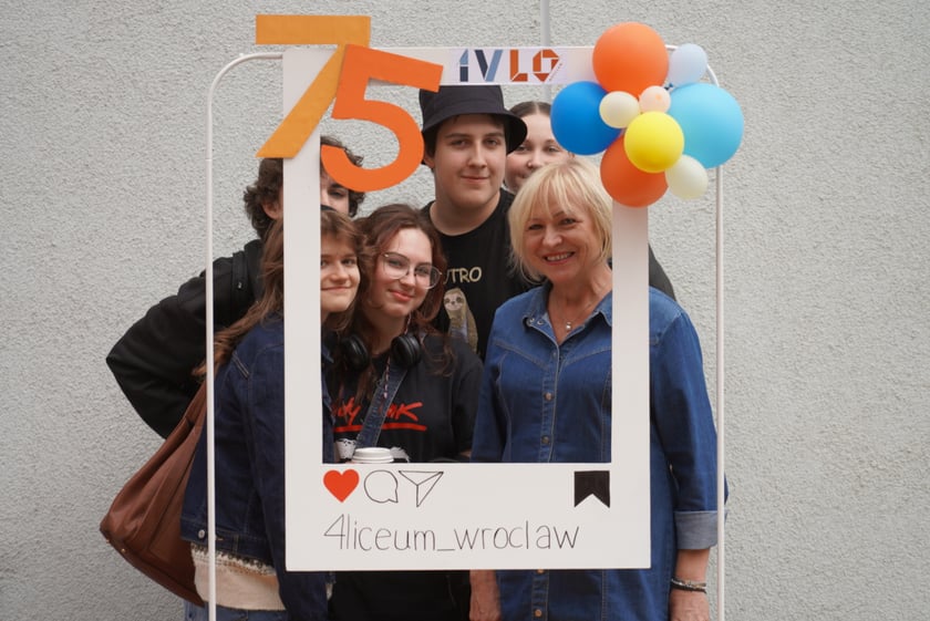 IV Liceum Ogólnokształcące przy ul. Świstackiego świętuje 75. urodziny.