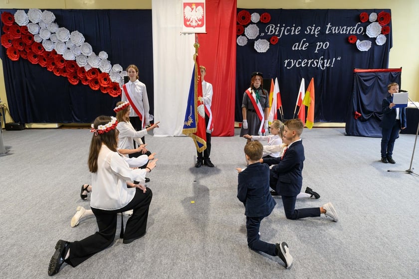 Uroczystości nadania imienia Szkole Podstawowej nr 4 we Wrocławiu