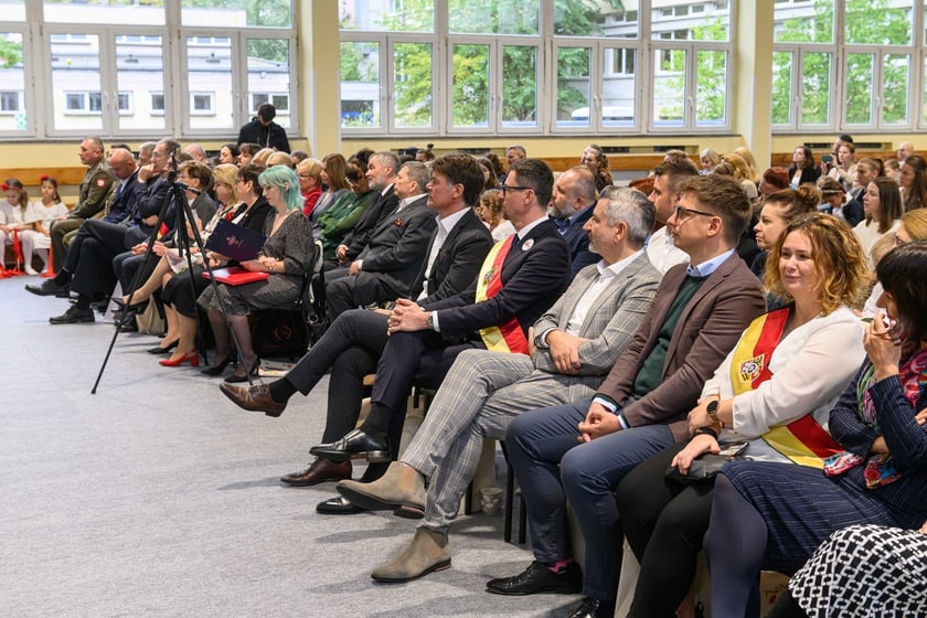 Uroczystości nadania imienia Szkole Podstawowej nr 4 we Wrocławiu