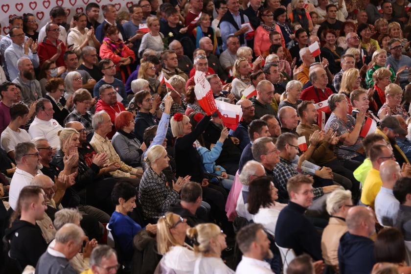 Spotkanie Donalda Tuska z wrocławianami w ZSP przy ul. Asfaltowej