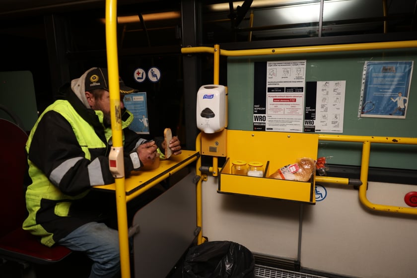 7 listopada wystartował Streetbus. Będzie niósł pomoc do marca przyszłego roku.