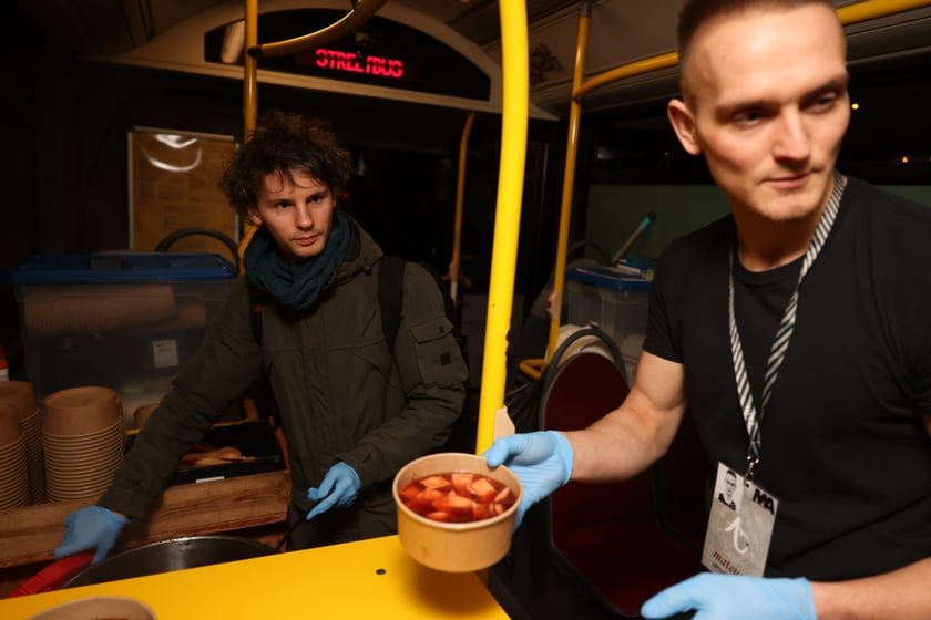 7 listopada wystartował Streetbus. Będzie niósł pomoc do marca przyszłego roku.