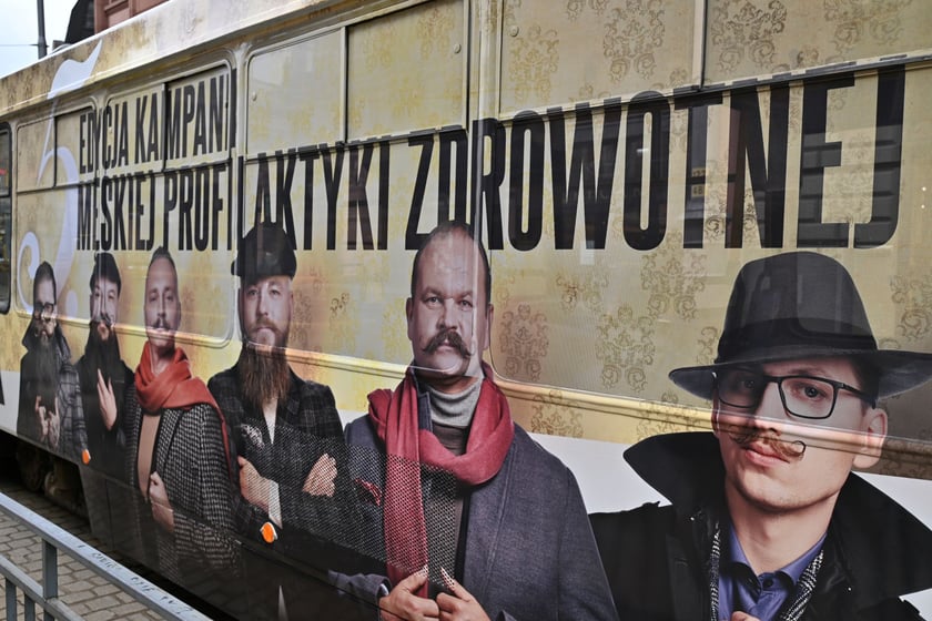 Plebiscyt Złoty Wąs lansuje męską profilaktykę zdrowotną. Do akcji włączyło się MPK udostępniając tramwaj, który promuje akcję.