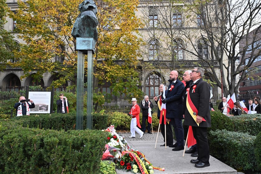 Uczestnicy parady 11 listopada 2023 r.