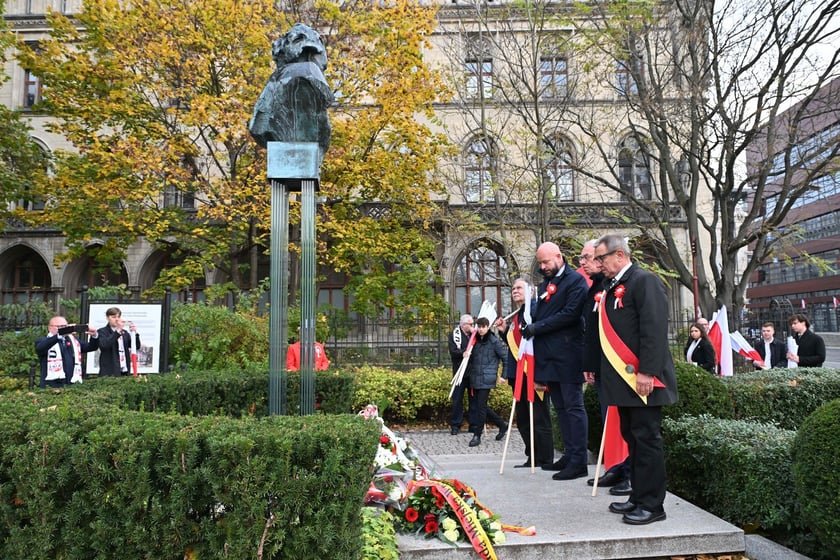 Uczestnicy parady 11 listopada 2023 r.