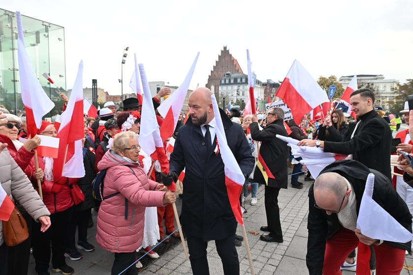Uczestnicy parady 11 listopada 2023 r.