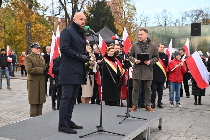 Uczestnicy parady 11 listopada 2023 r.