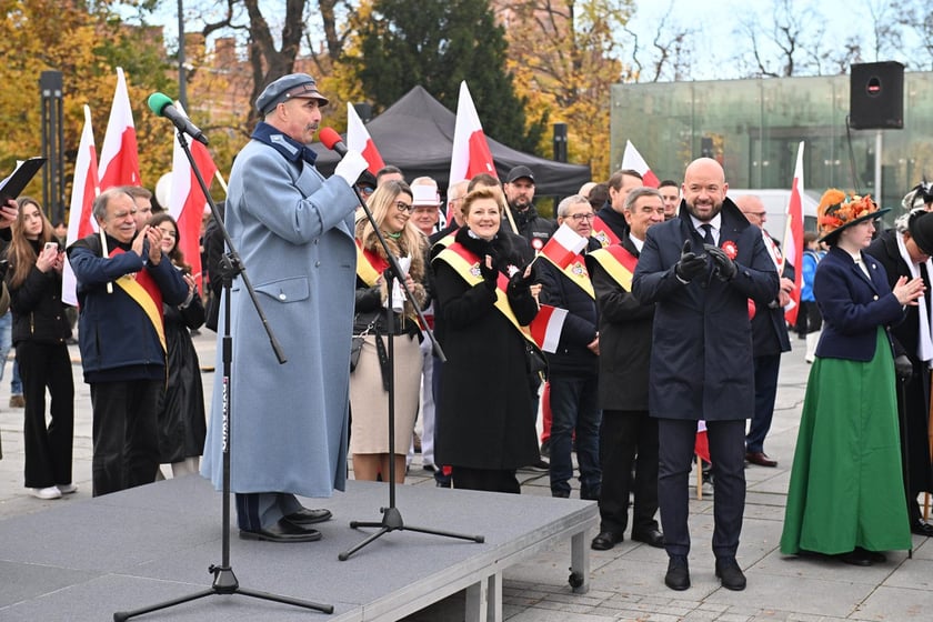 Uczestnicy parady 11 listopada 2023 r.