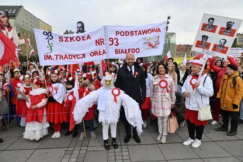 Uczestnicy parady 11 listopada 2023 r.