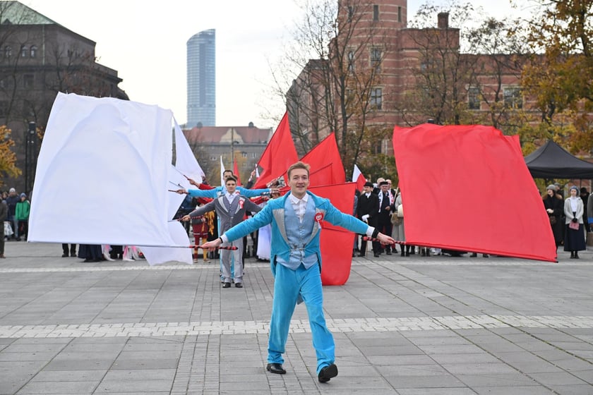 Uczestnicy parady 11 listopada 2023 r.