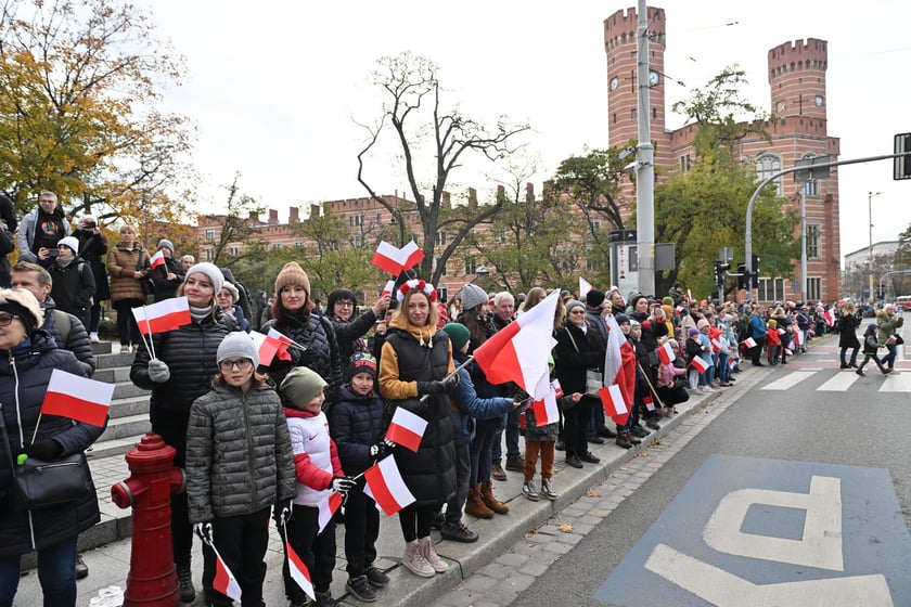 Uczestnicy parady 11 listopada 2023 r.
