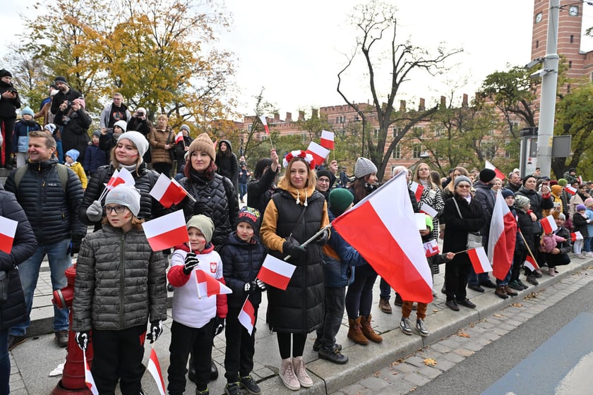 Uczestnicy parady 11 listopada 2023 r.