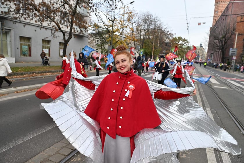 Uczestnicy parady 11 listopada 2023 r.
