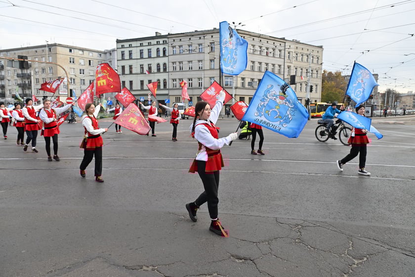 Uczestnicy parady 11 listopada 2023 r.