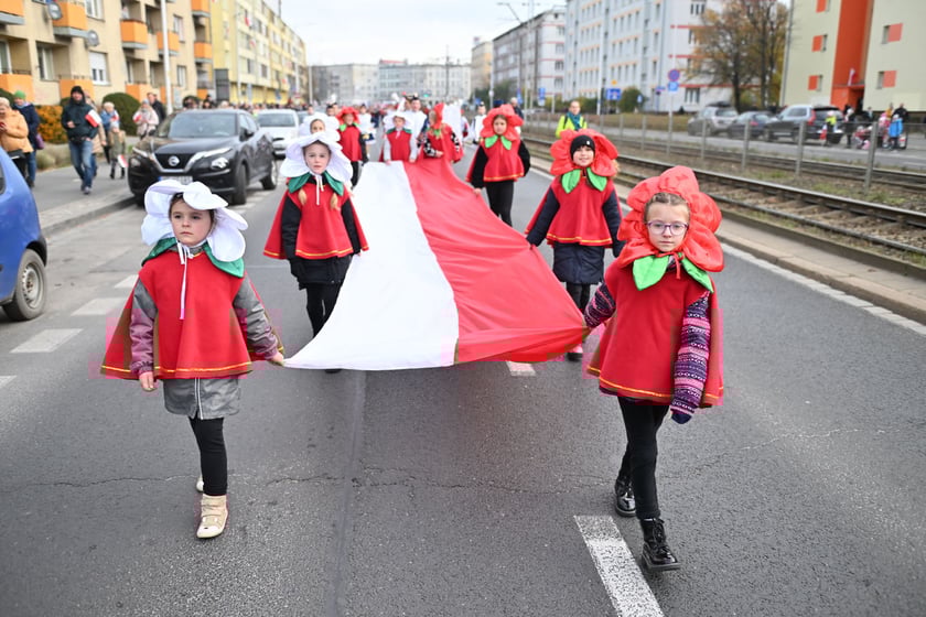 Uczestnicy parady 11 listopada 2023 r.