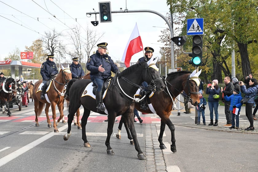 Uczestnicy parady 11 listopada 2023 r.