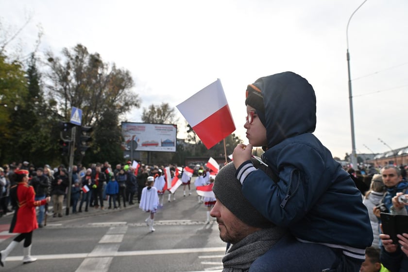 Uczestnicy parady 11 listopada 2023 r.