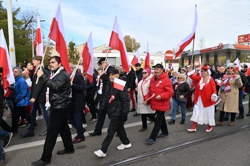 Uczestnicy parady 11 listopada 2023 r.