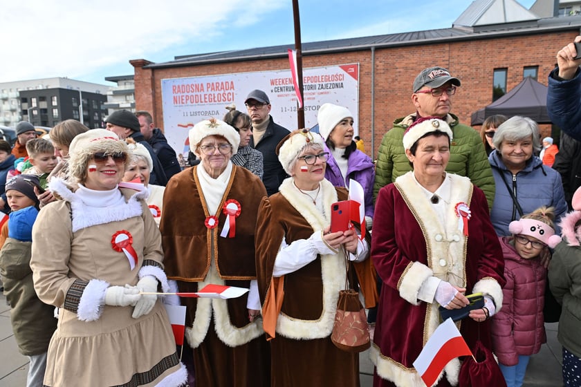 Uczestnicy parady 11 listopada 2023 r.