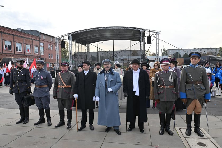 Uczestnicy parady 11 listopada 2023 r.